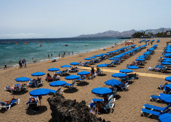 Pilot asks 20 passengers leaving Spanish vacation hotspot to deplane over flight being 'too heavy'