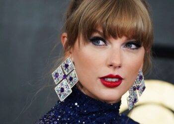 Taylor Swift Breaks Record for Most No. 1 Albums by a Woman