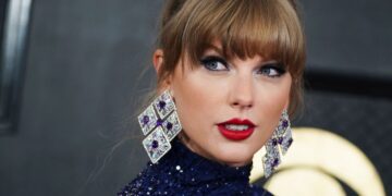 Taylor Swift Breaks Record for Most No. 1 Albums by a Woman