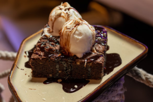 The Art of Gifting Sweets: Creative and Delicious Gifts for Dessert Aficionados