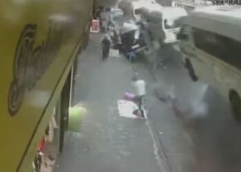 Video shows moment suspected gas explosion rocks major city during rush hour, killing 1