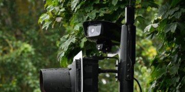 'Blade Runners' take action after London installs cameras to track, fine drivers in the name of climate