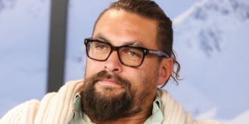 Jason Momoa Has 5 Blunt Words For Tourists Considering A 'Vacation' Amid Maui Fires