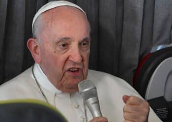 Pope Francis urges Russian children to become ‘artisans of peace’ in address