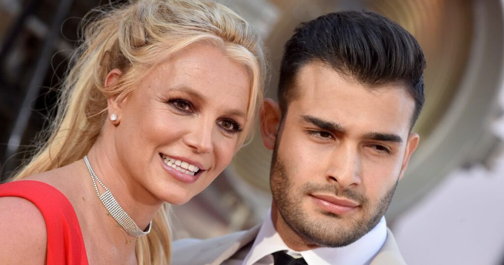 Sam Asghari Seeks Fans Help With Paparazzi Disguise Amid Divorce From Britney Spears