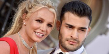Sam Asghari Seeks Fans Help With Paparazzi Disguise Amid Divorce From Britney Spears