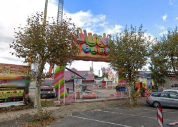 Teen boy killed, woman injured on French amusement park ride: report