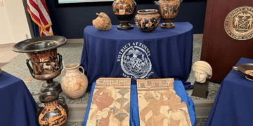 Us Returns More Than 250 Stolen Artifacts To Italy Worth Millions