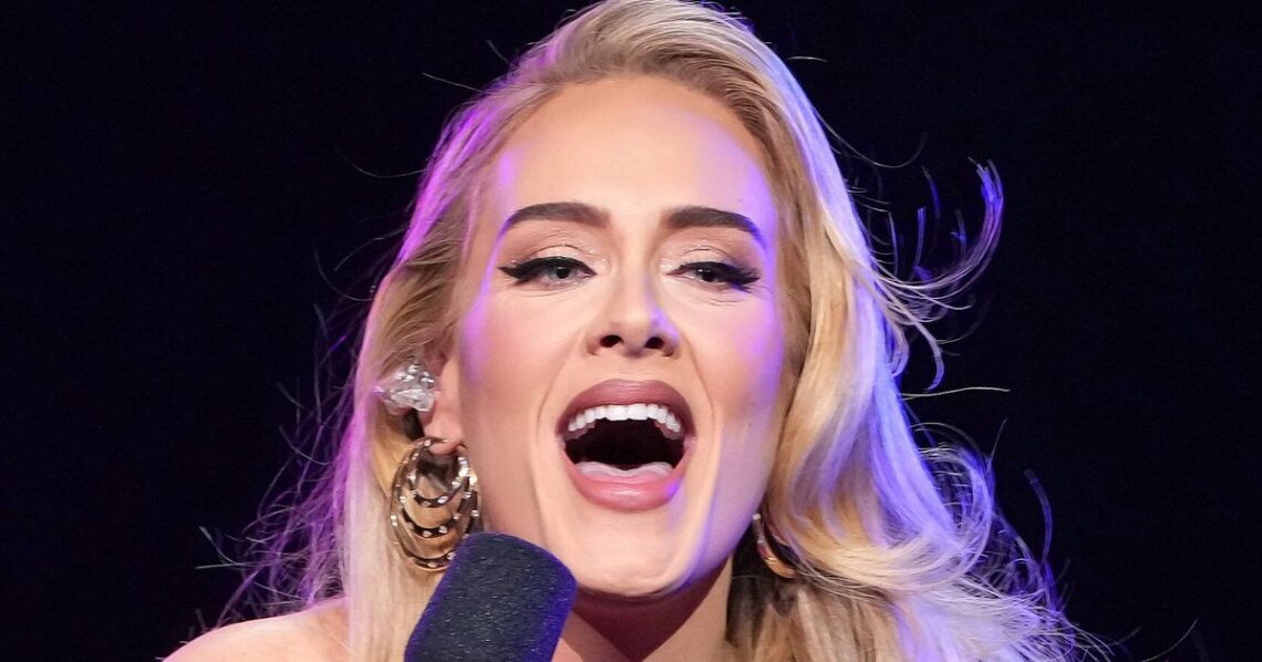 Adele Stirs Marriage Rumors With 1 Word During Vegas Concert