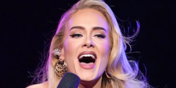 Adele Stirs Marriage Rumors With 1 Word During Vegas Concert