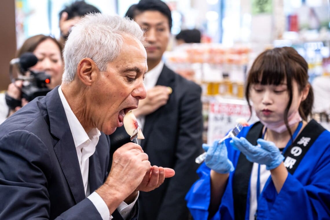Former Chicago mayor eats Fukushima seafood amid nuclear wastewater panic: 'We are going to all eat it'