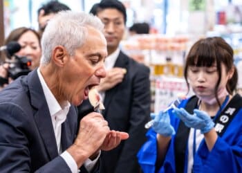 Former Chicago mayor eats Fukushima seafood amid nuclear wastewater panic: 'We are going to all eat it'