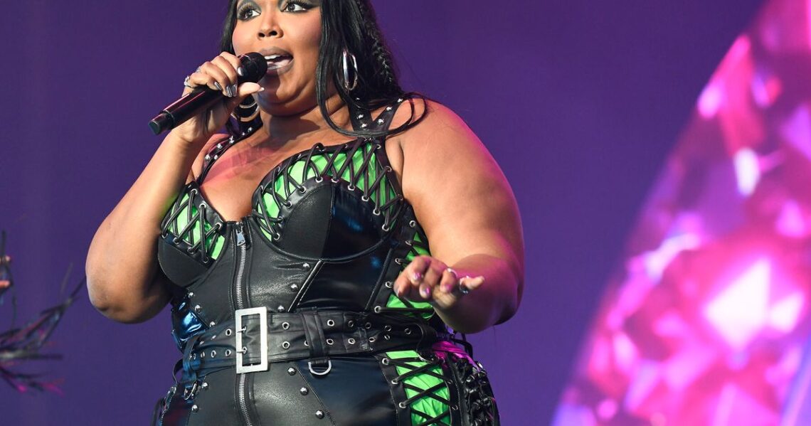 Lizzo's Lawyers Deny Allegations In Dancers' Lawsuit, Agree To Jury Trial Lizzo’s Lawyers Deny Allegations In Dancers’ Lawsuit, Agree To Jury Trial