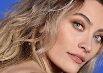 Michael Jackson's Daughter Reacts To Armpit Hair Critics