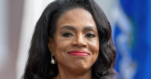 Sheryl Lee Ralph Was Told Her AIDS Advocacy Would Hurt Her Career