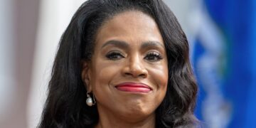 Sheryl Lee Ralph Was Told Her AIDS Advocacy Would Hurt Her Career