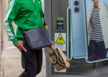 Shoplifting ‘epidemic’ hits major European city as stores offer to equip staff with bodycams