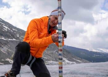 Swiss glaciers have lost 10% of volume in last 2 years due to warming temperatures, experts say