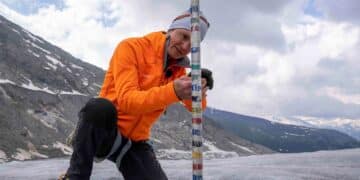 Swiss glaciers have lost 10% of volume in last 2 years due to warming temperatures, experts say