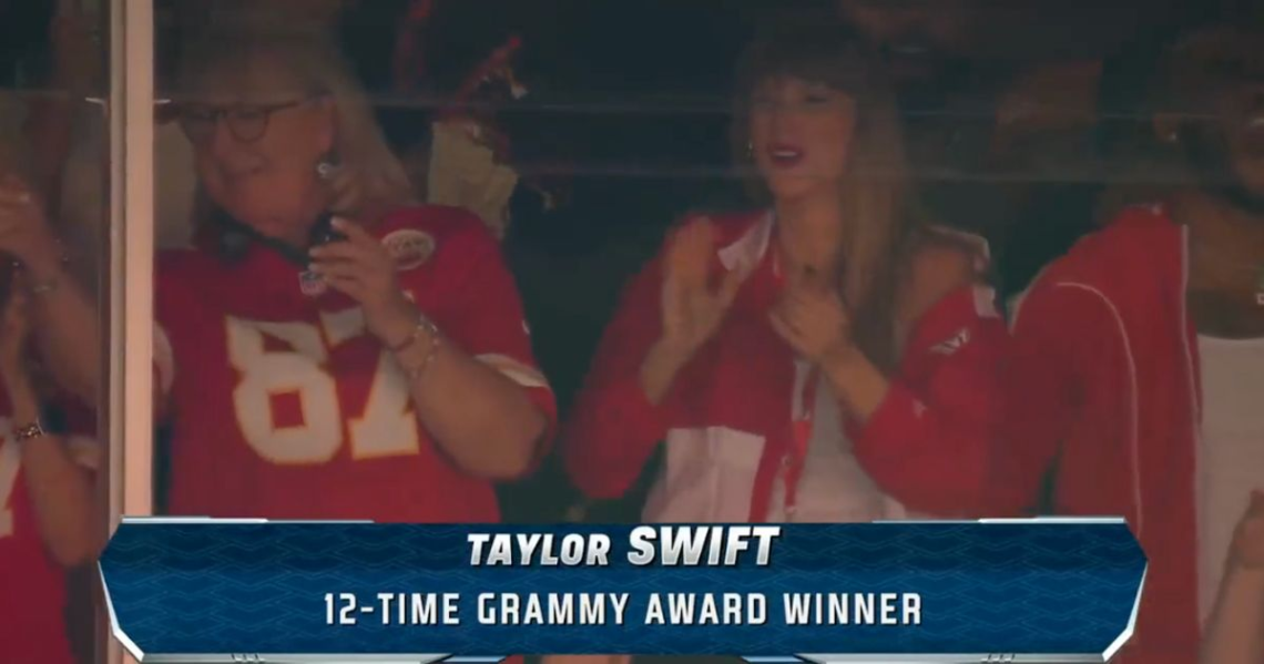 Taylor Swift Spotted At Kansas City Chiefs Game Taylor Swift Spotted At Kansas City Chiefs Game