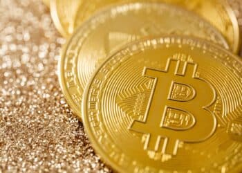 Linking Blocks in Chronological Order: Bitcoin's Timestamp Server