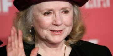 Piper Laurie, Actress In 'Carrie,' Dies At 91
