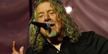 Robert Plant Performs Led Zeppelin Song For 1st Time In 16 years