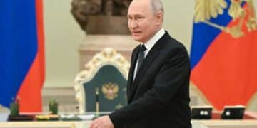 Russia offers to mediate Israel-Gaza negotiations, Putin says ‘no alternative’ to 2-state solution