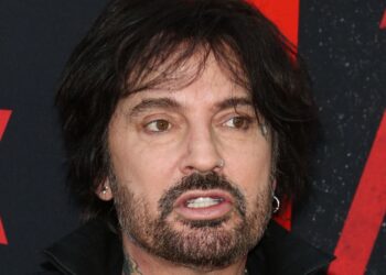 Tommy Lee Says This Much Vodka Put His Liver ‘On Crutches’