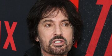 Tommy Lee Says This Much Vodka Put His Liver ‘On Crutches’