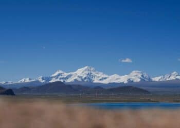 US mountaineer, Nepalese guide dead after avalanches strike Tibetan mountain