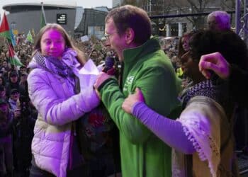 Activist Greta Thunberg interrupted at climate protest after changing the topic to the Israel-Hamas war