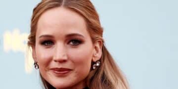 Jennifer Lawrence Addresses Plastic Surgery Rumors