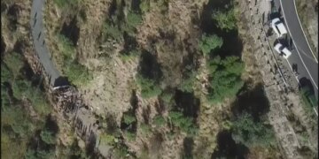 More than 30 dead, 18 injured after bus plunges into gorge in India