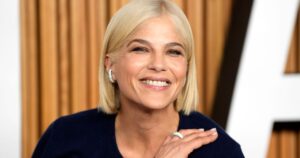 Selma Blair Recognizes Disability Advocates With Red Carpet Look