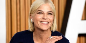 Selma Blair Recognizes Disability Advocates With Red Carpet Look