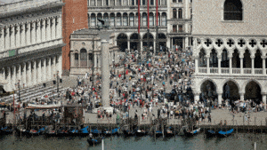 Venice rolls out day-tripper fee to try to regulate mass crowds on peak weekends