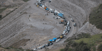 Armenia and Azerbaijan announce deal to exchange POWs and work toward peace treaty