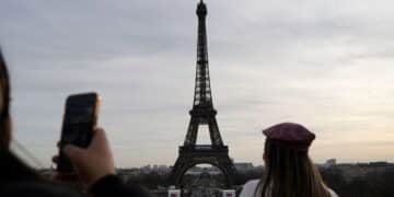 Eiffel Tower closes due to strike, halting visitors on 100th anniversary of founder’s death