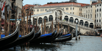 Venice gondola filled with tourists capsizes after selfie-snapping passengers refuse to sit down