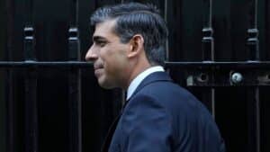 Britain’s prime minister to overturn convictions of wrongly accused postmasters