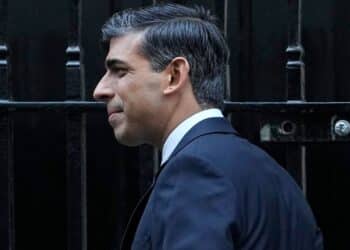 Britain’s prime minister to overturn convictions of wrongly accused postmasters