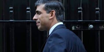 Britain’s prime minister to overturn convictions of wrongly accused postmasters