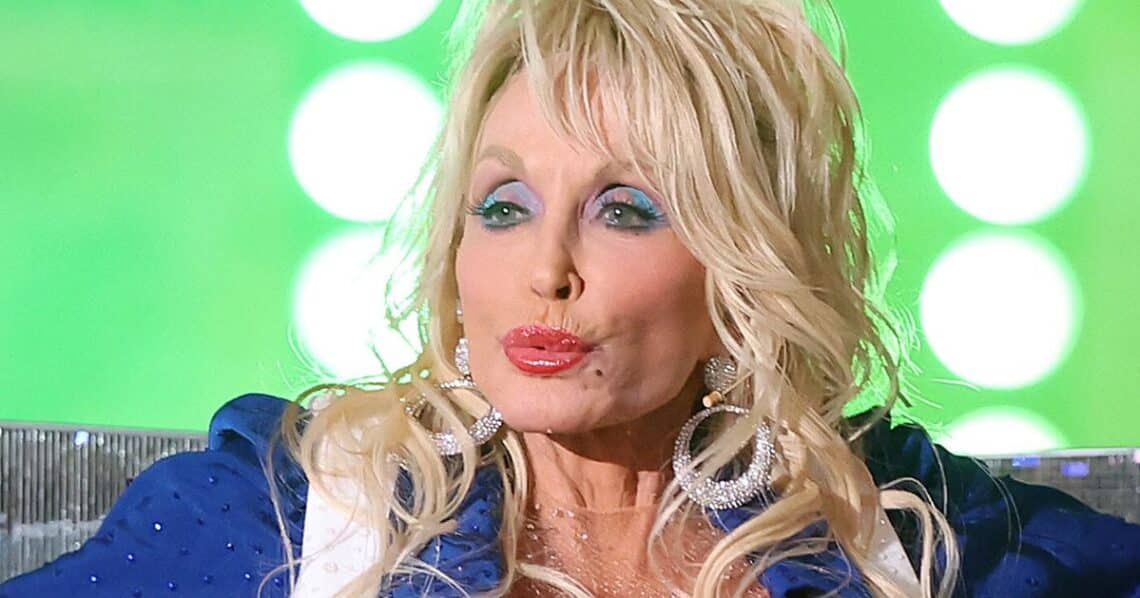 Dolly Parton Reveals Her Husband's Reaction To That Dallas Cowboys Costume