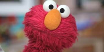 Elmo Asked Social Media 1 Simple Question — And They Took It Way Too Seriously