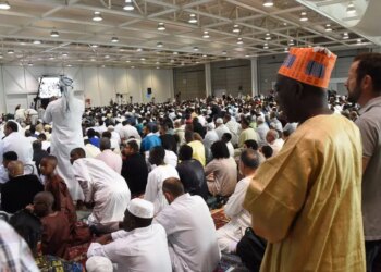 France clamps down on Muslim extremists by halting appointment of foreign clerics