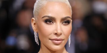 Kim Kardashian Responds To Tanning Bed Backlash On Twitter