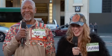 Natalie Portman Can’t Tell Which Of These Strangers Is High