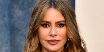Sofía Vergara Claps Back After TV Host Mockingly Asks Her To Pronounce A Title