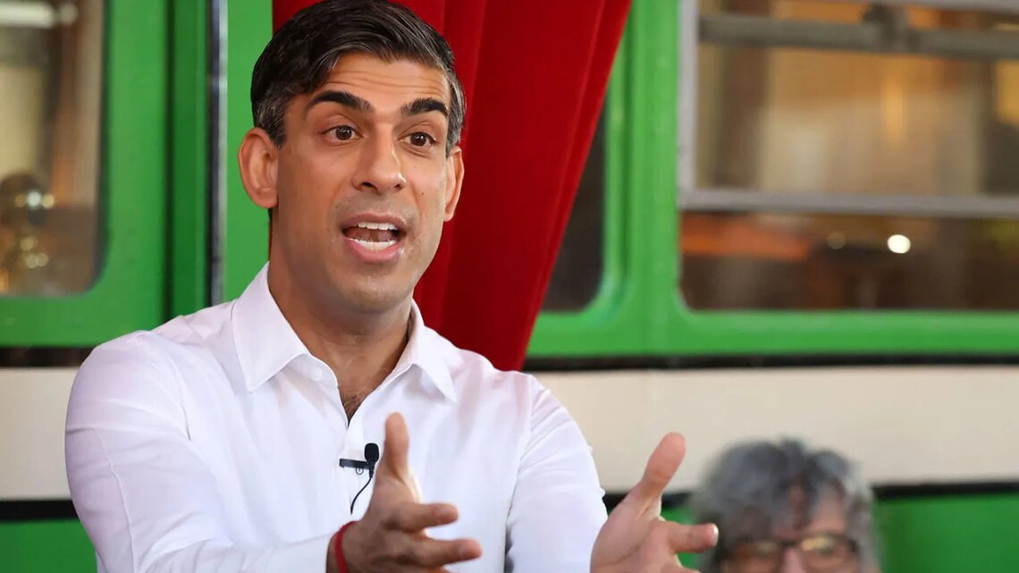 UK Leader Rishi Sunak Faces Rebellion Within Party Over Migrant Policy